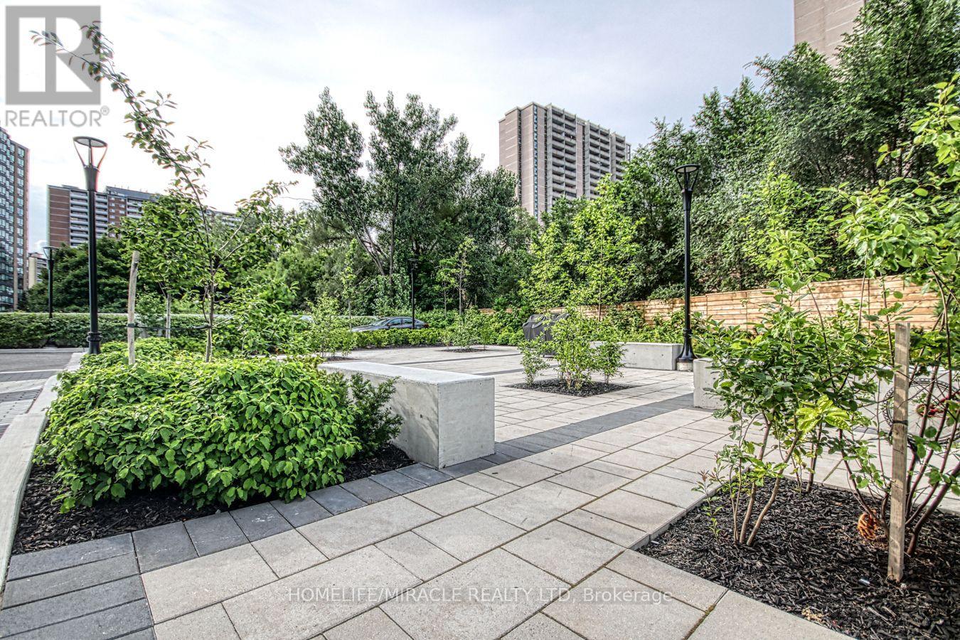 #402 10 WILBY CRESCENT - 34