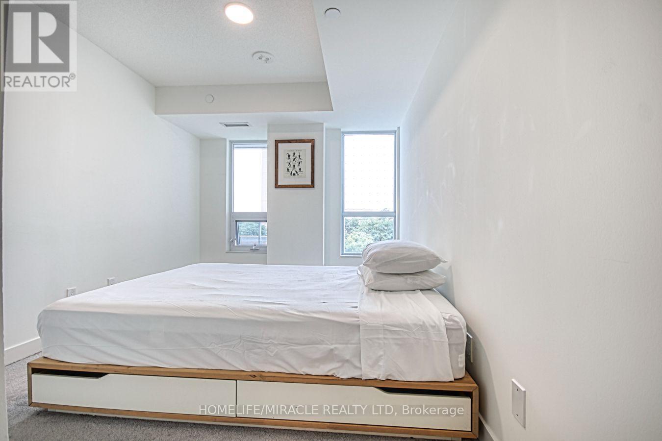 #402 10 WILBY CRESCENT - 36