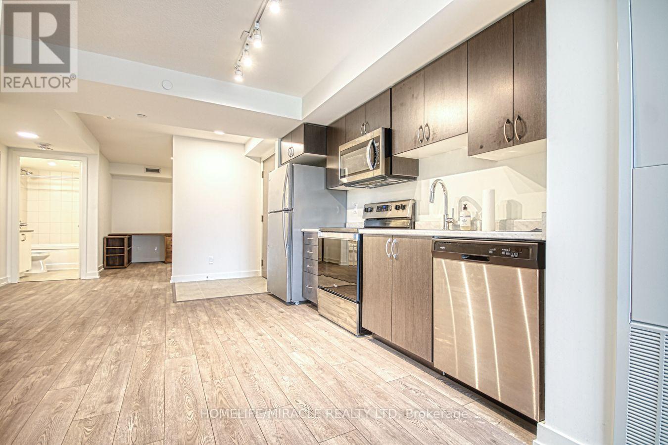 #402 10 WILBY CRESCENT - 6