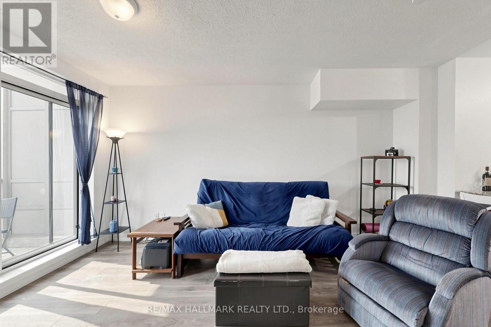 #1119 812 LANSDOWNE AVENUE - 11
