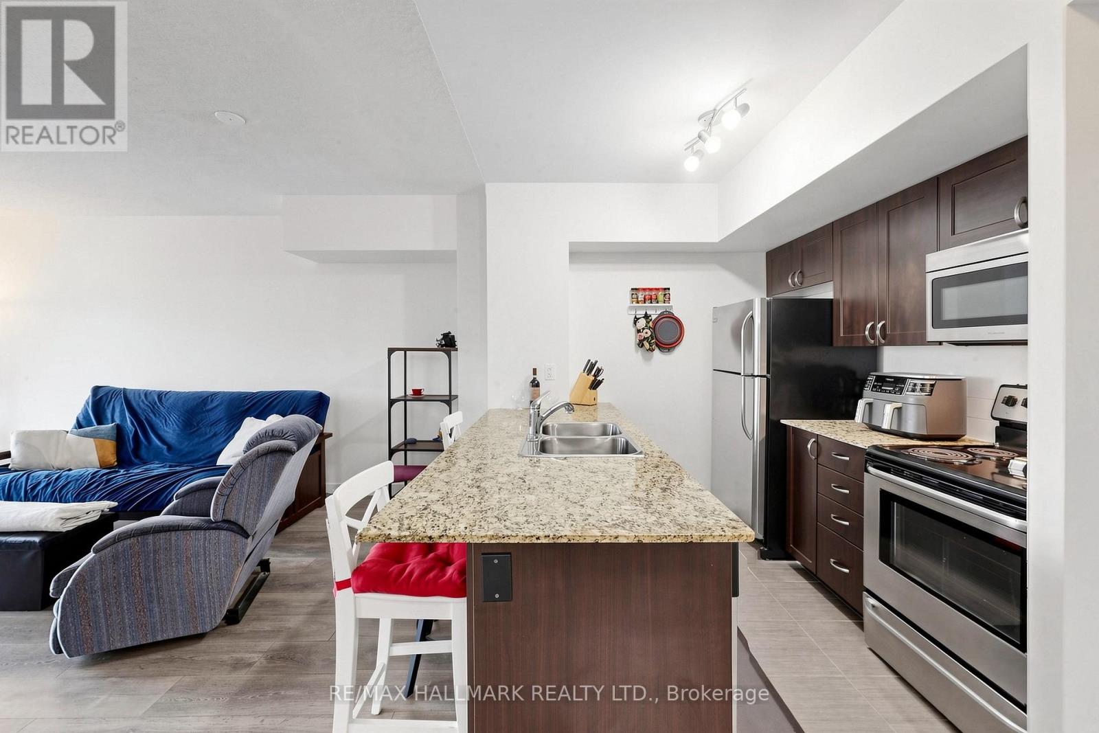 #1119 812 LANSDOWNE AVENUE - 15