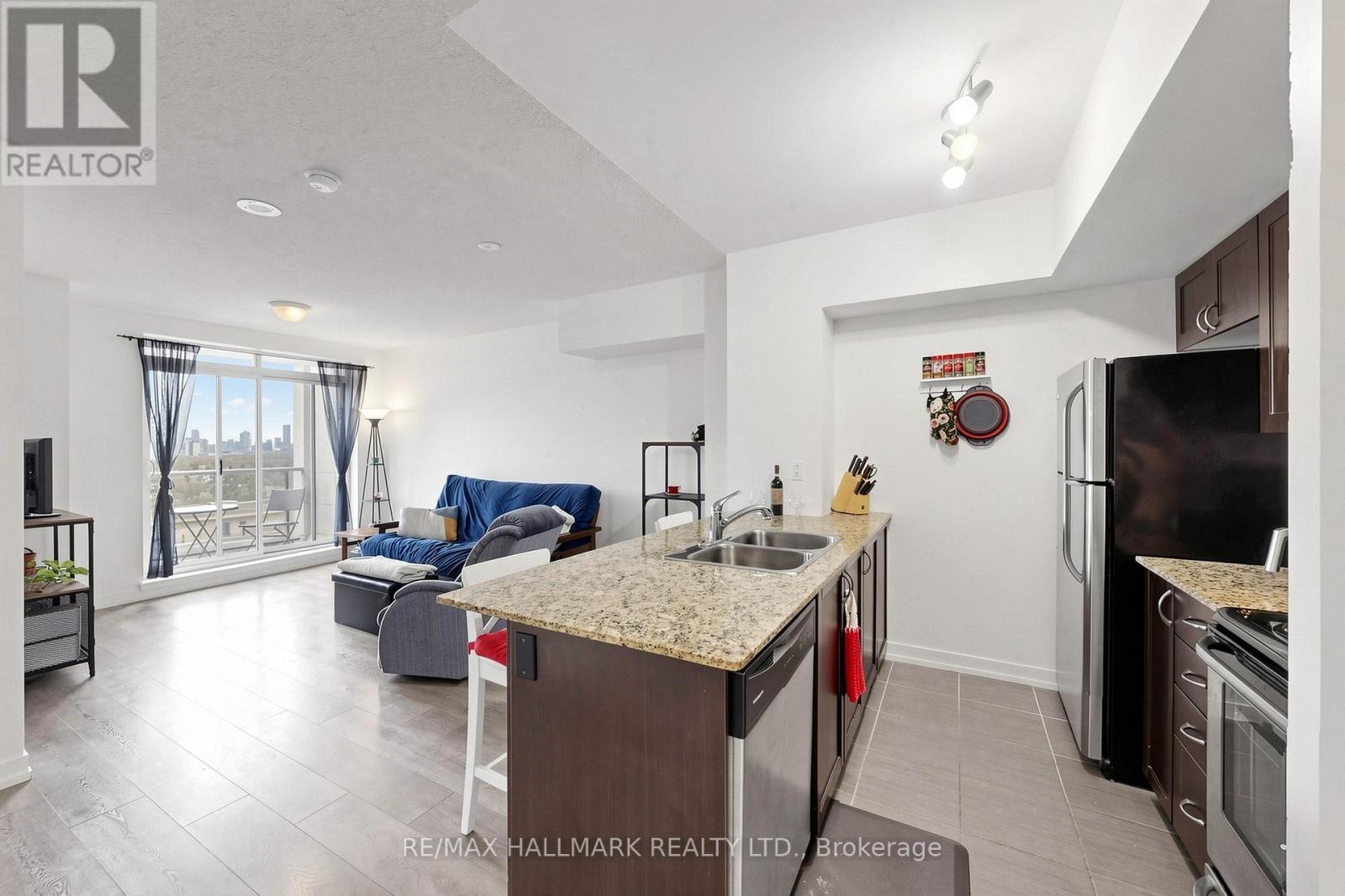 #1119 812 LANSDOWNE AVENUE - 16