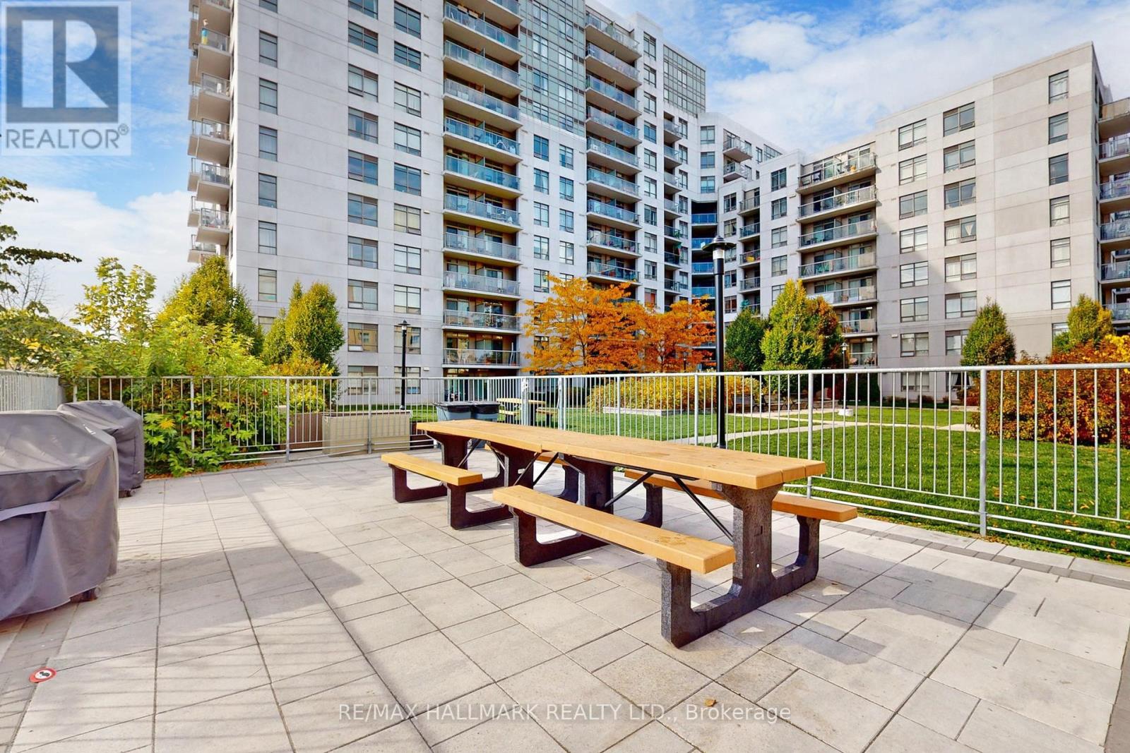 #1119 812 LANSDOWNE AVENUE - 33