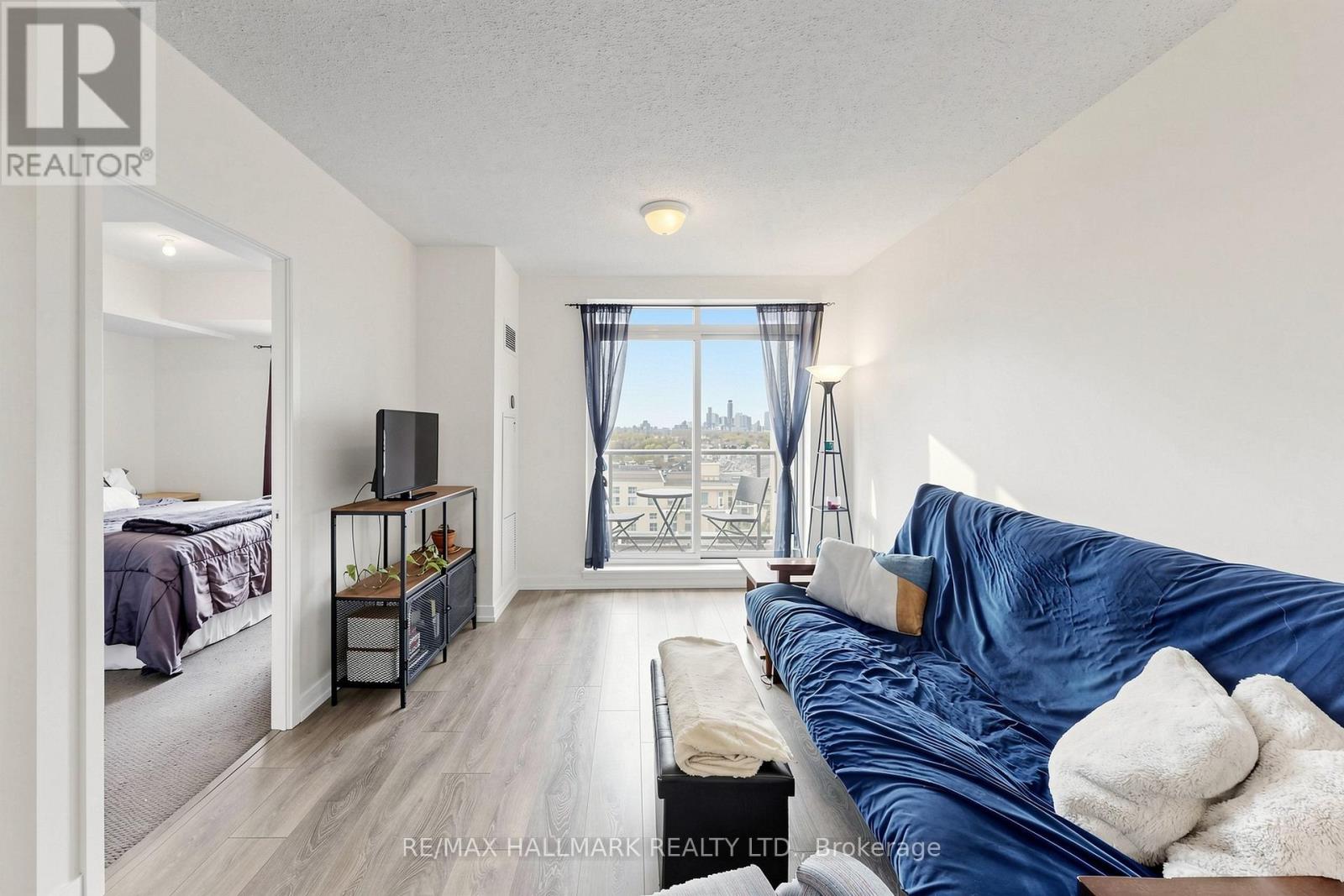#1119 812 LANSDOWNE AVENUE - 8