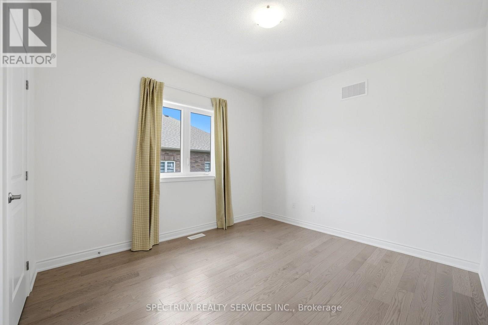 70 STRATFORD DRIVE - Image 32