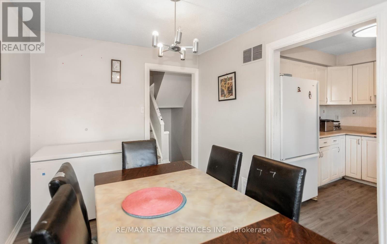 #50 2605 WOODCHESTER DRIVE - 11
