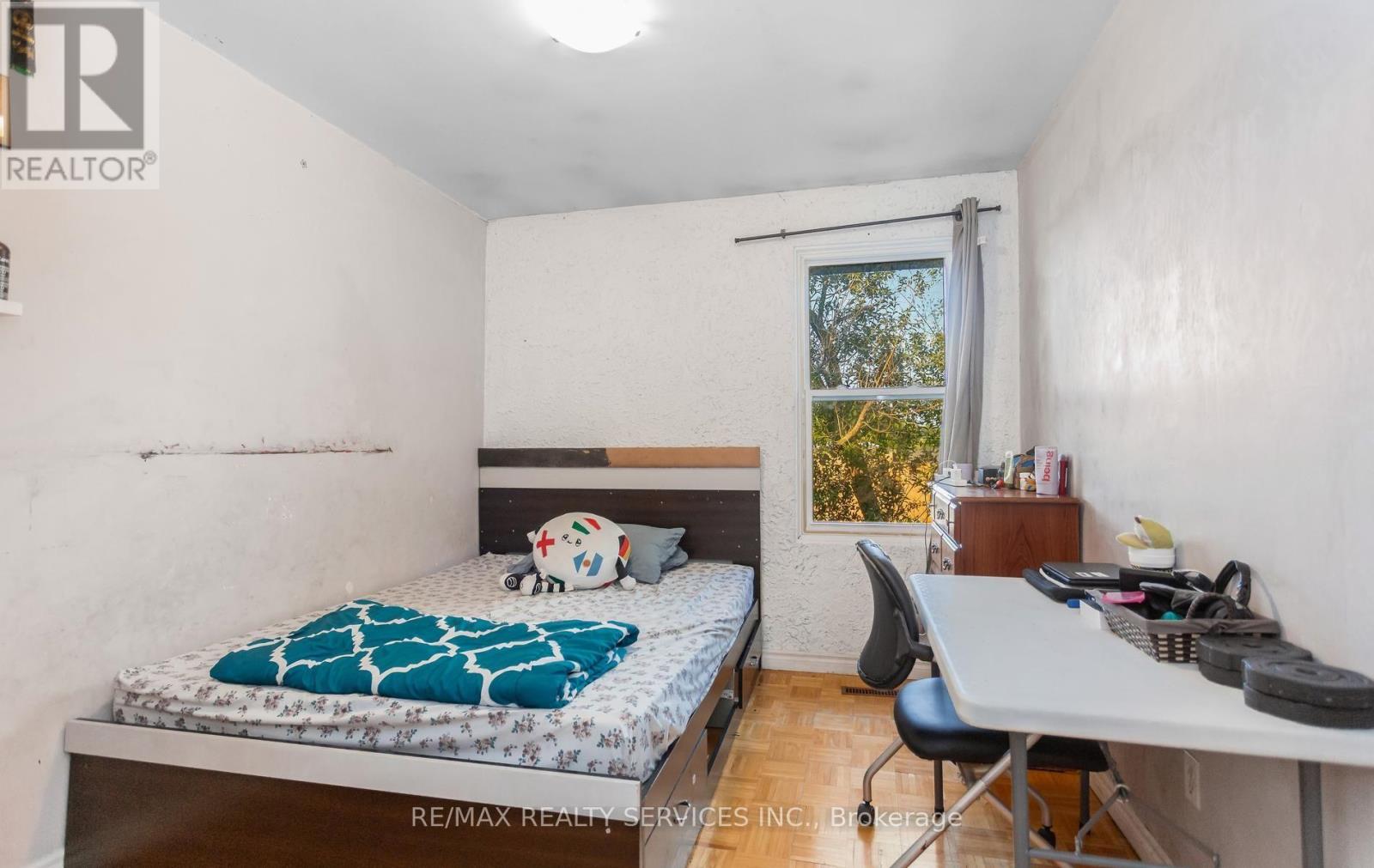 #50 2605 WOODCHESTER DRIVE - 24