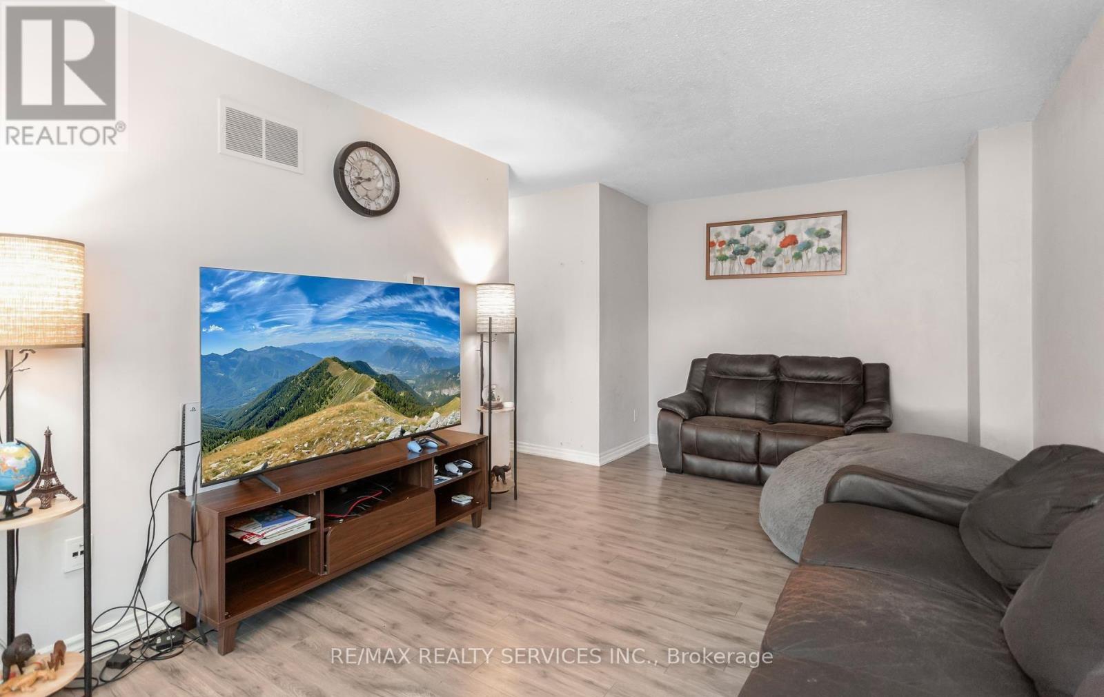 #50 2605 WOODCHESTER DRIVE - 8
