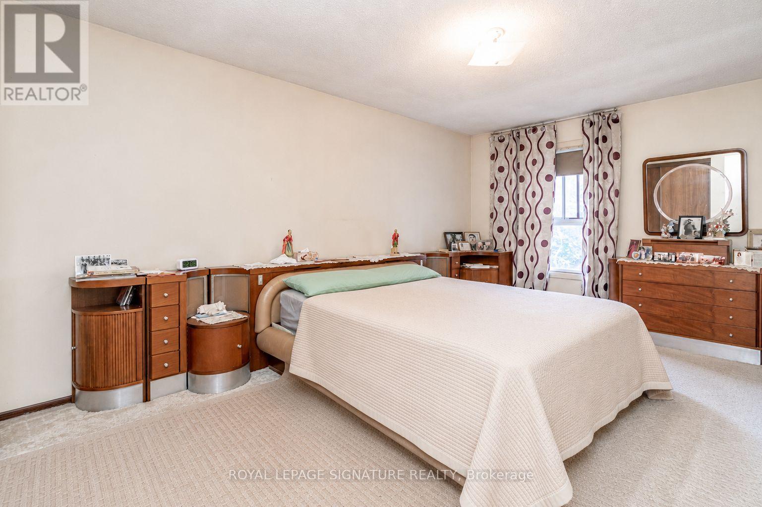 4040 SILVERHAZE ROAD - 13