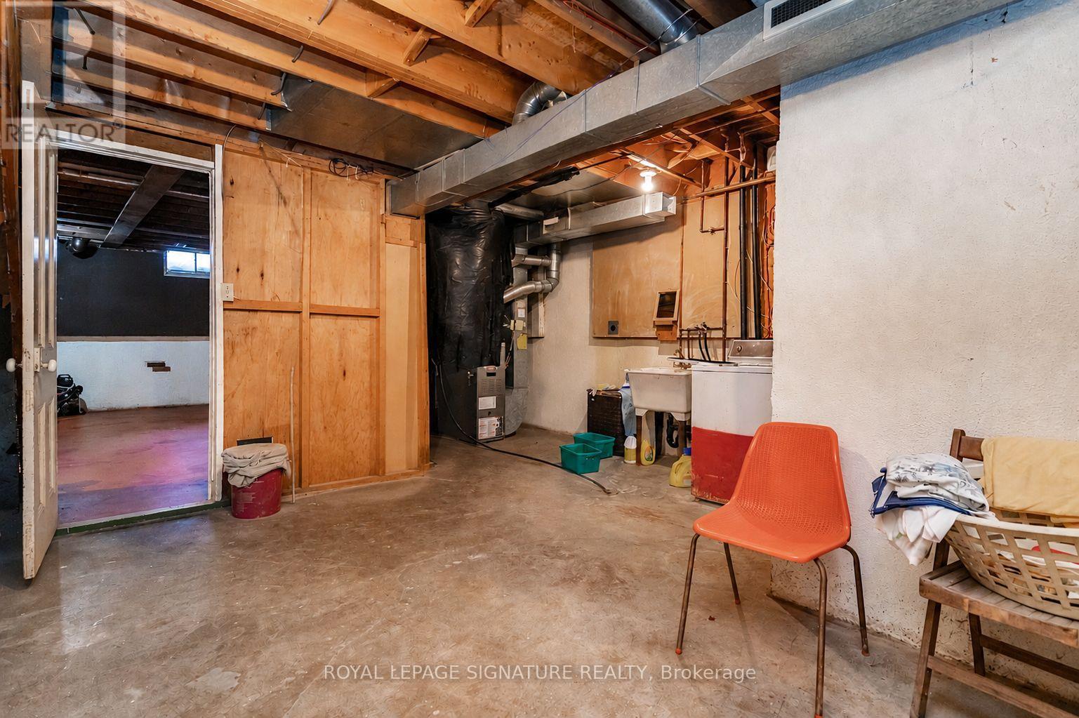 4040 SILVERHAZE ROAD - 22