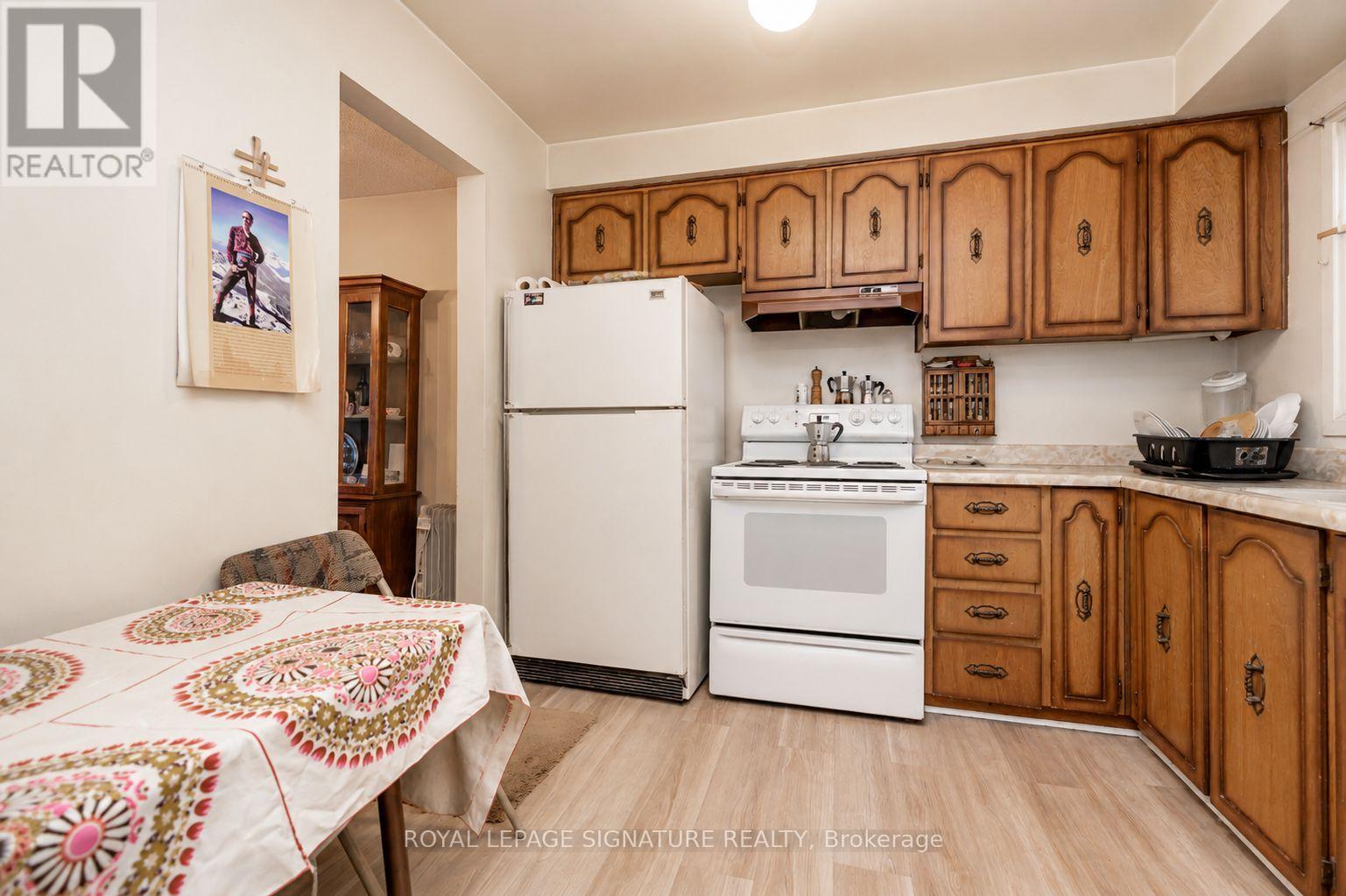 4040 SILVERHAZE ROAD - 8