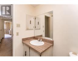 4040 Silverhaze Road, Mississauga, ON L4W3K1 Photo 17