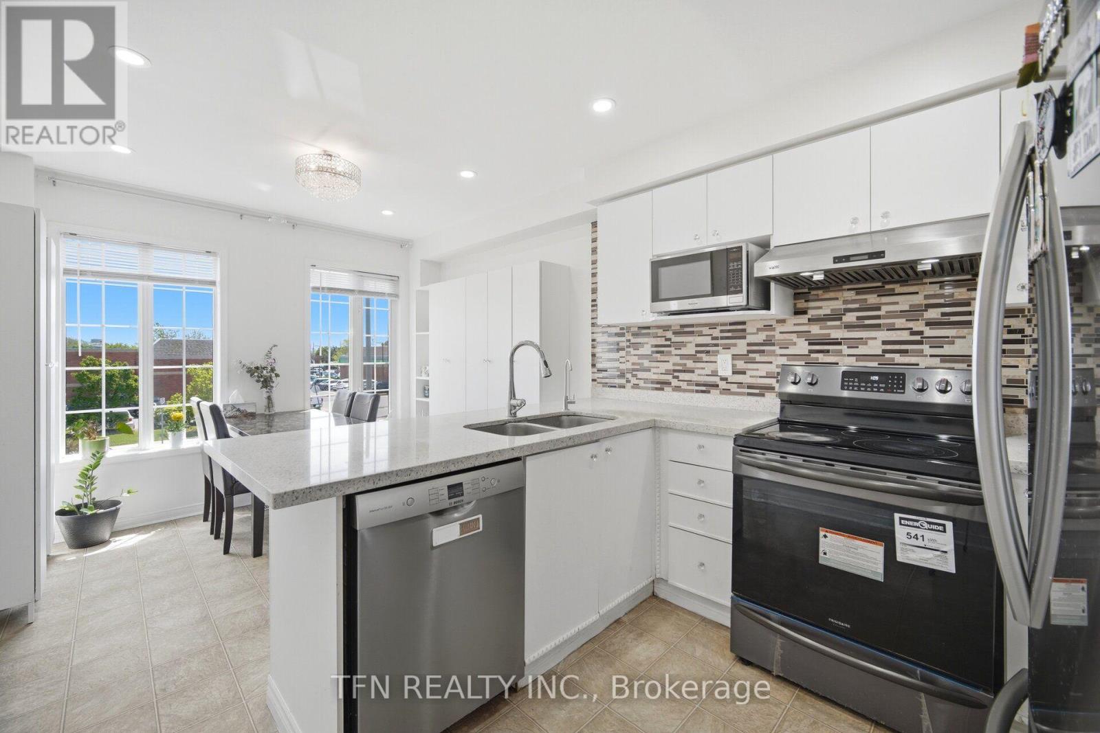 123 BRICKYARD WAY - 15