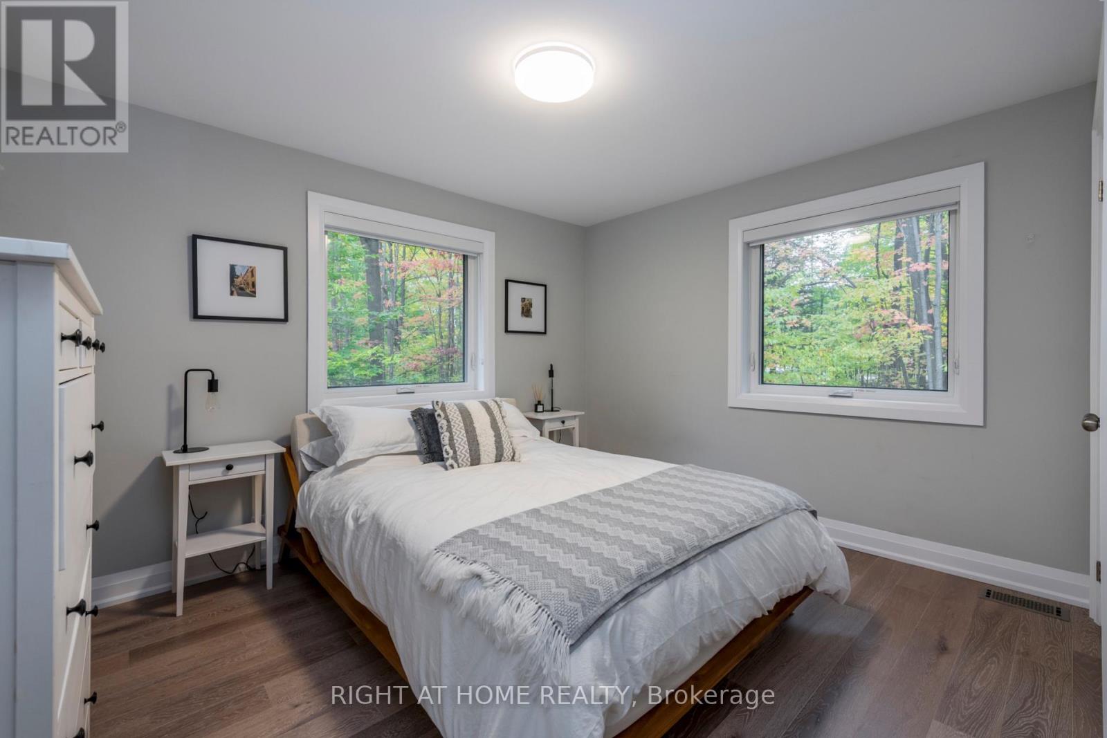 11 WOODLAND CRESCENT - 18