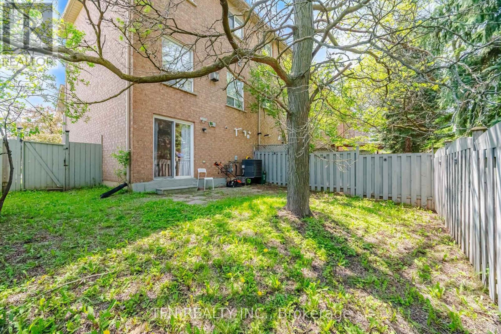 123 BRICKYARD WAY - 40