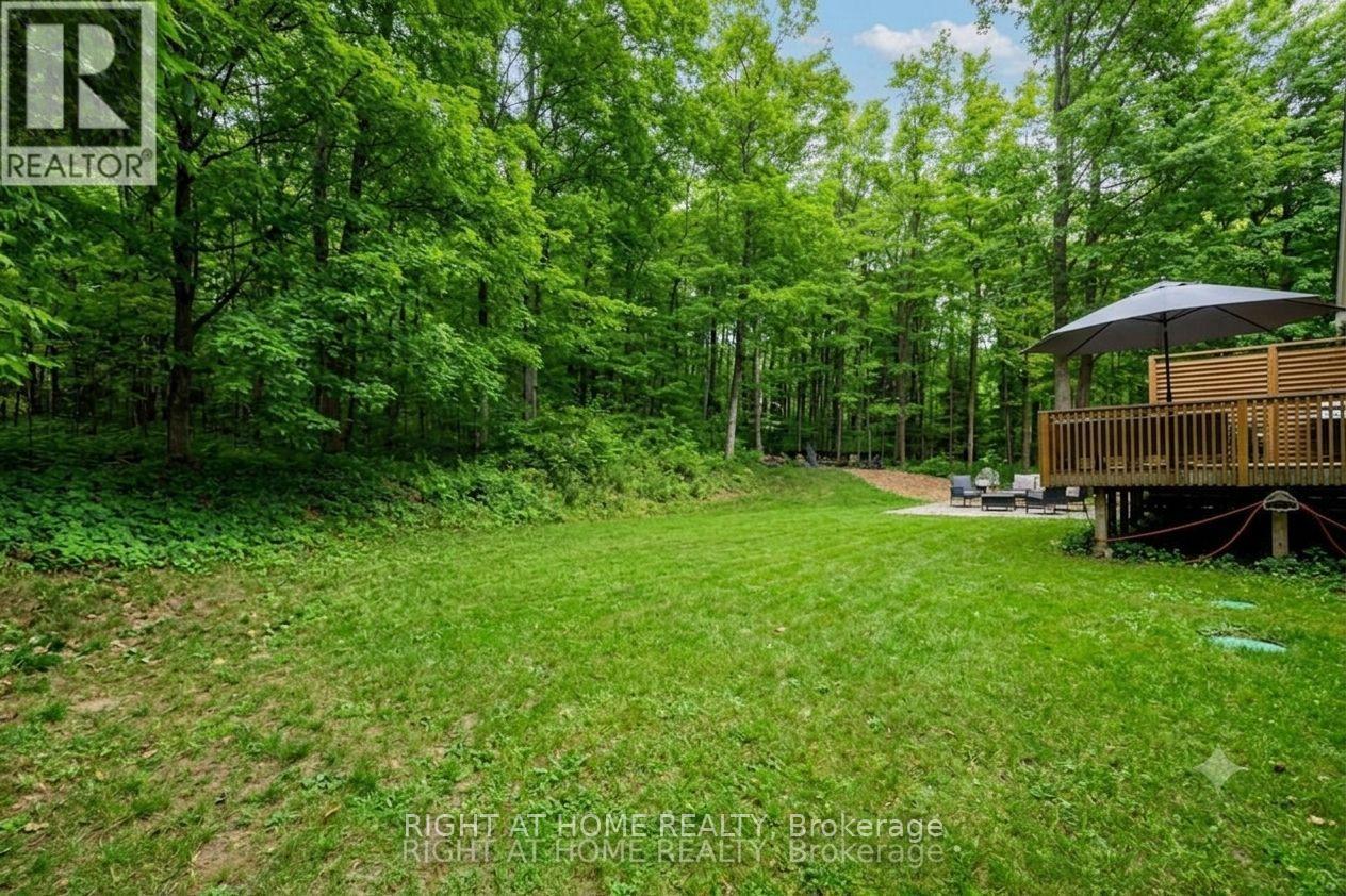 11 WOODLAND CRESCENT - 36