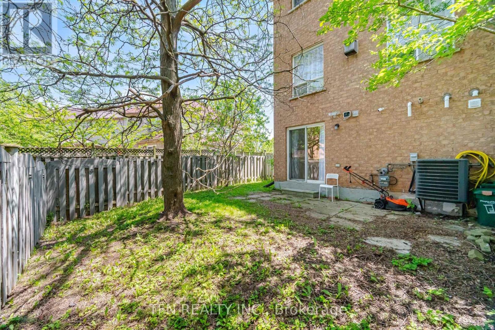 123 BRICKYARD WAY - 41