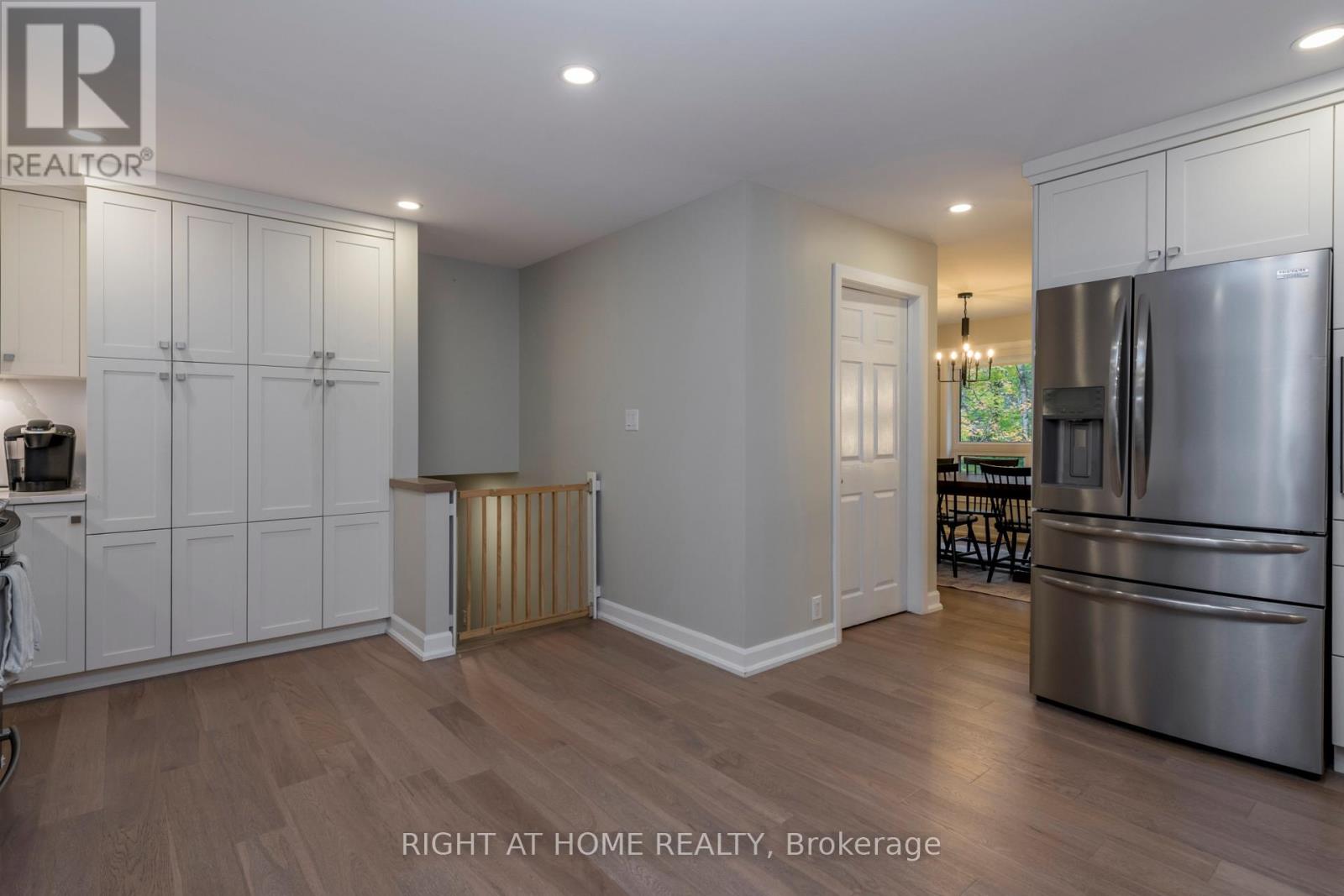 11 WOODLAND CRESCENT - 14