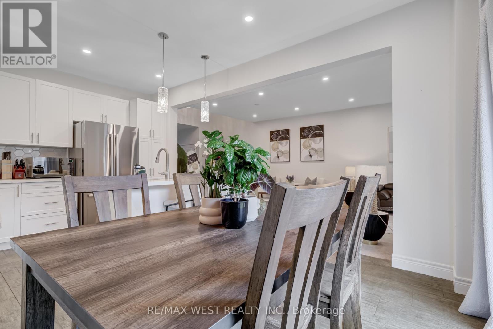270 DALGLEISH TRAIL - 18