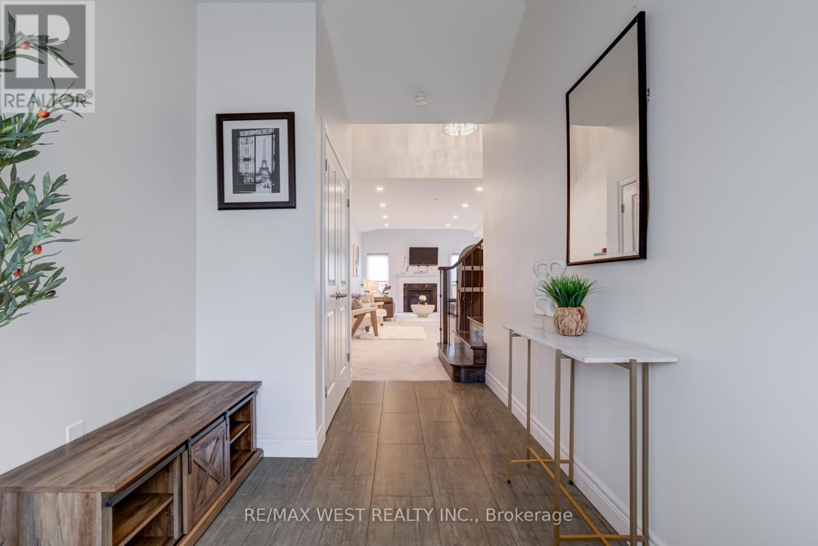 270 DALGLEISH TRAIL - 4