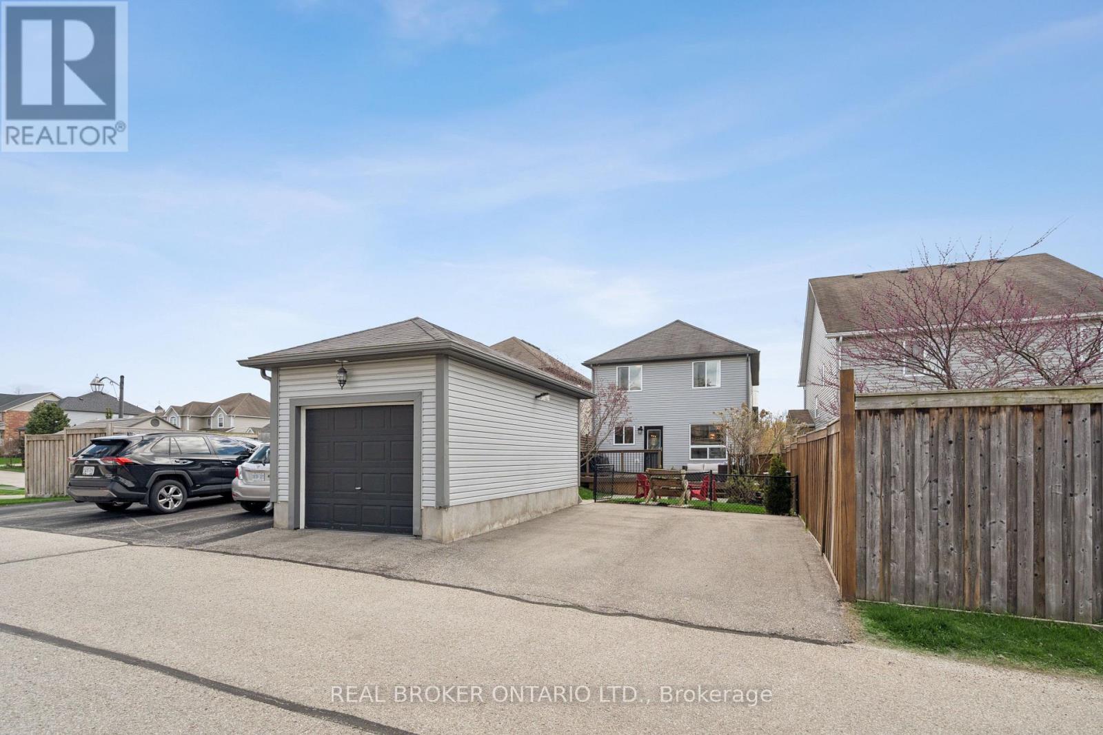 168 HAMPSON CRESCENT - Image 44