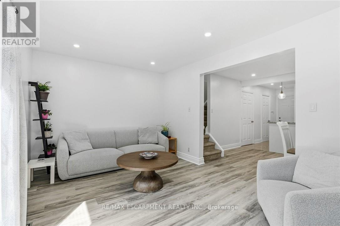 #16 1420 GARTH STREET - 12