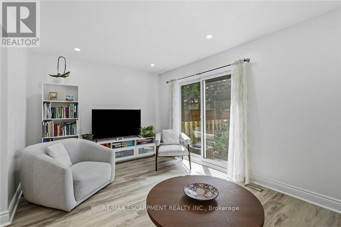#16 1420 GARTH STREET - 13