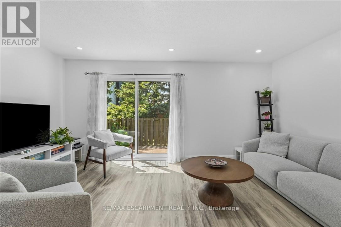 #16 1420 GARTH STREET - 14