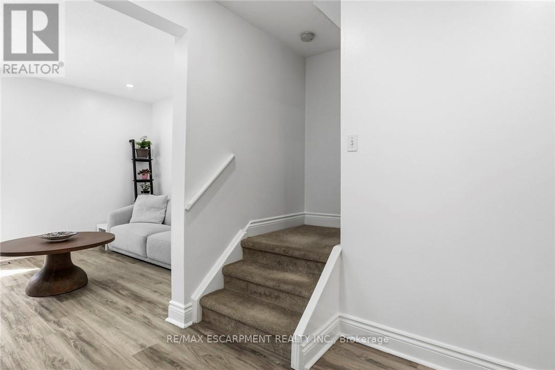 #16 1420 GARTH STREET - 16