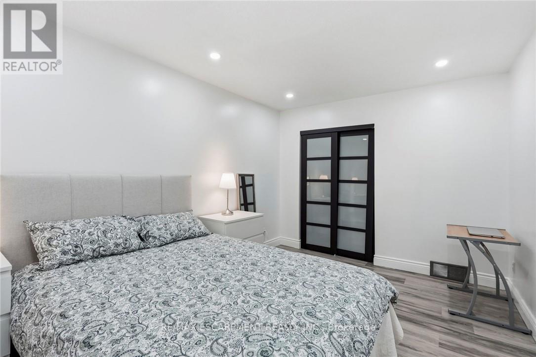 #16 1420 GARTH STREET - 18