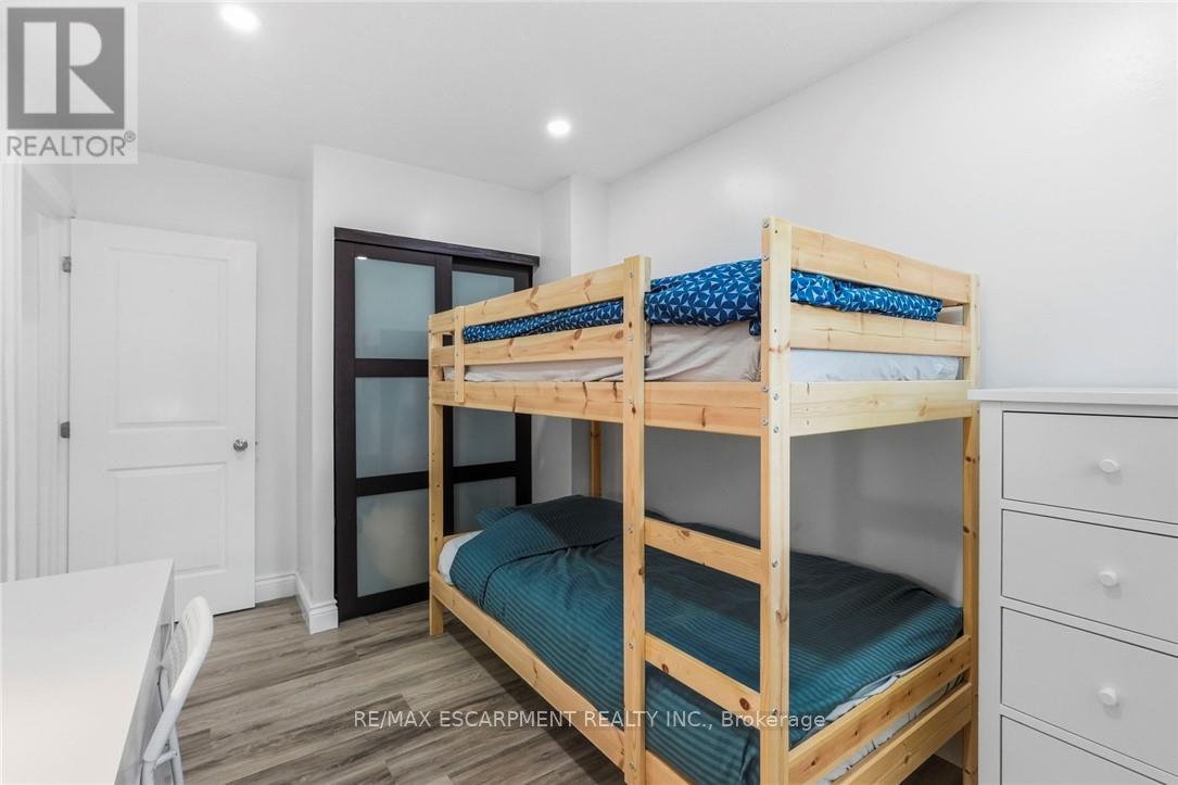 #16 1420 GARTH STREET - 21