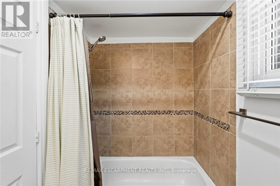 #16 1420 GARTH STREET - 25