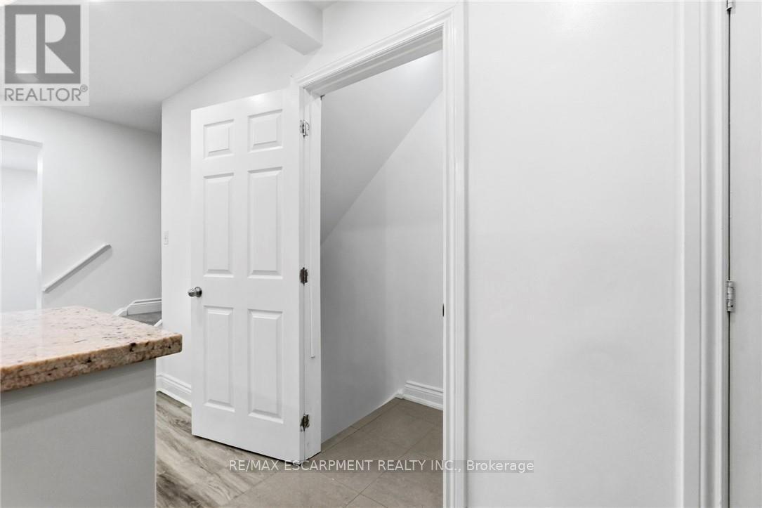 #16 1420 GARTH STREET - 26
