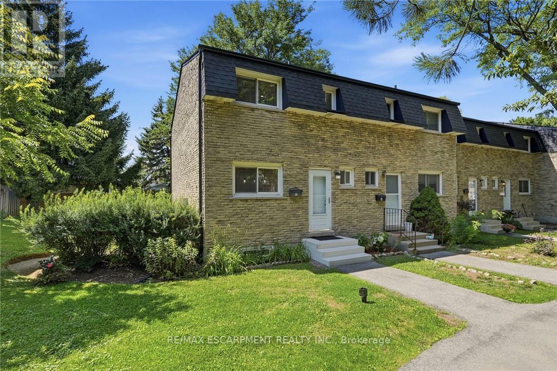 #16 1420 GARTH STREET - 3