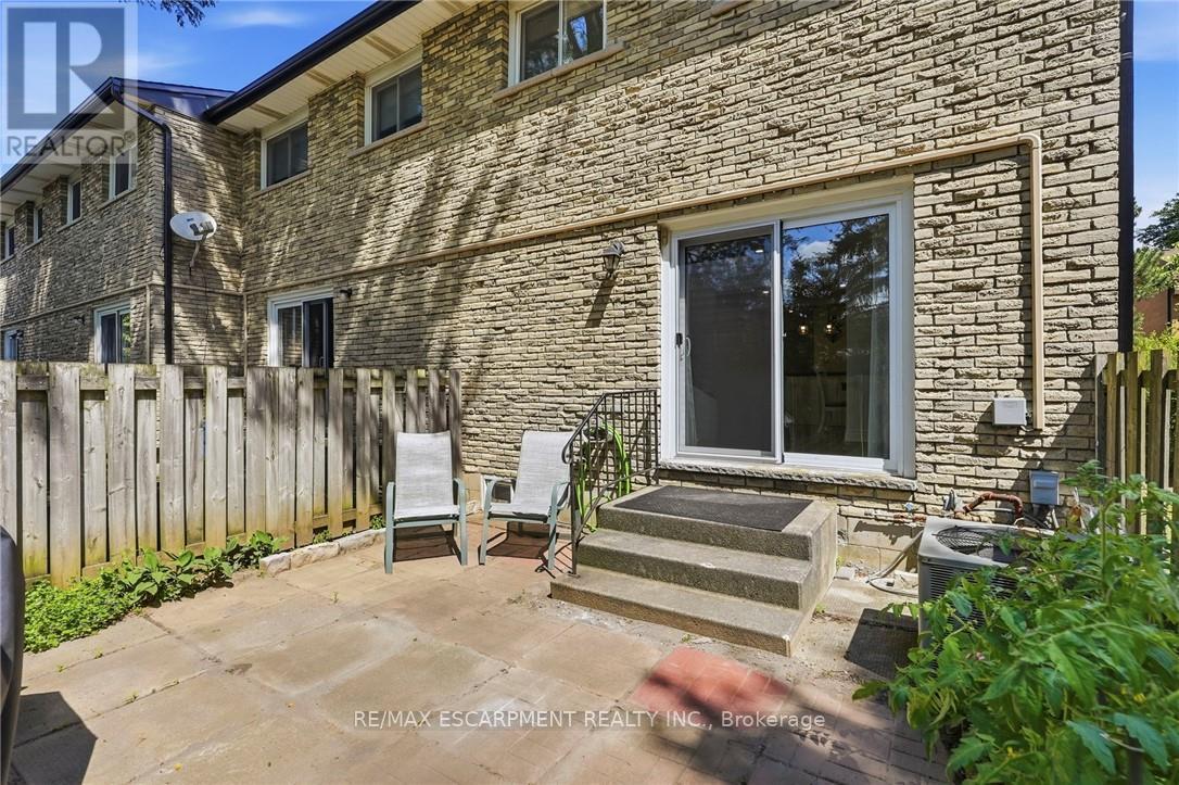 #16 1420 GARTH STREET - 32
