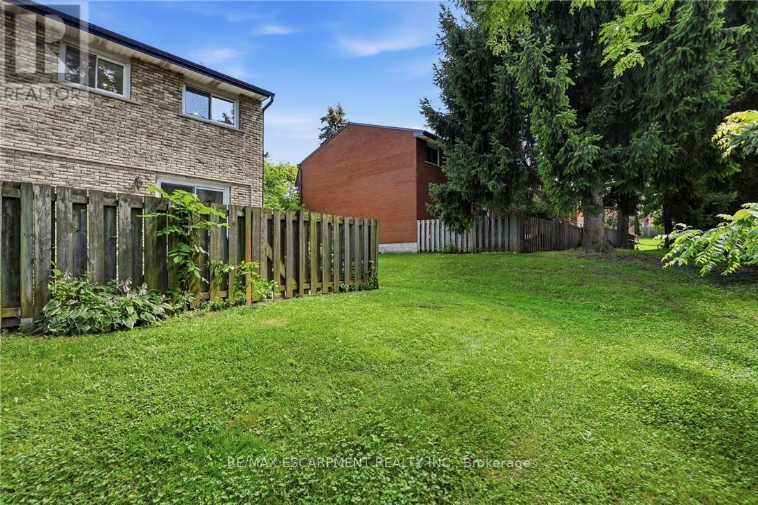 #16 1420 GARTH STREET - 34