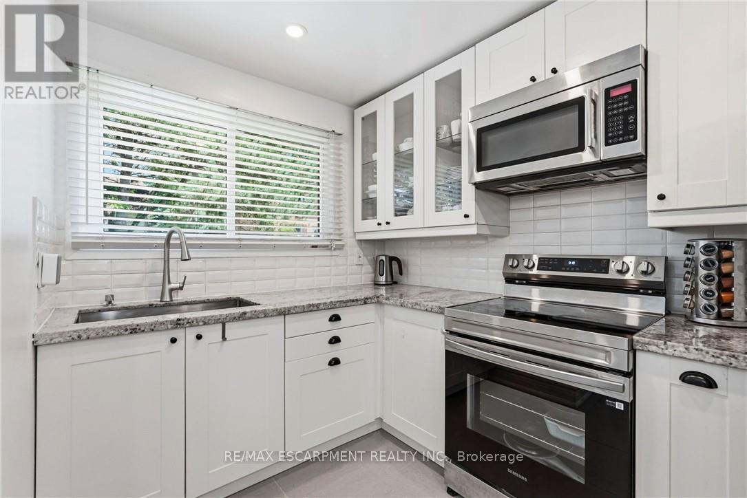 #16 1420 GARTH STREET - 6