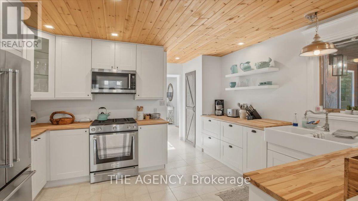 411 CHAMPAGNE ROAD - Image 22