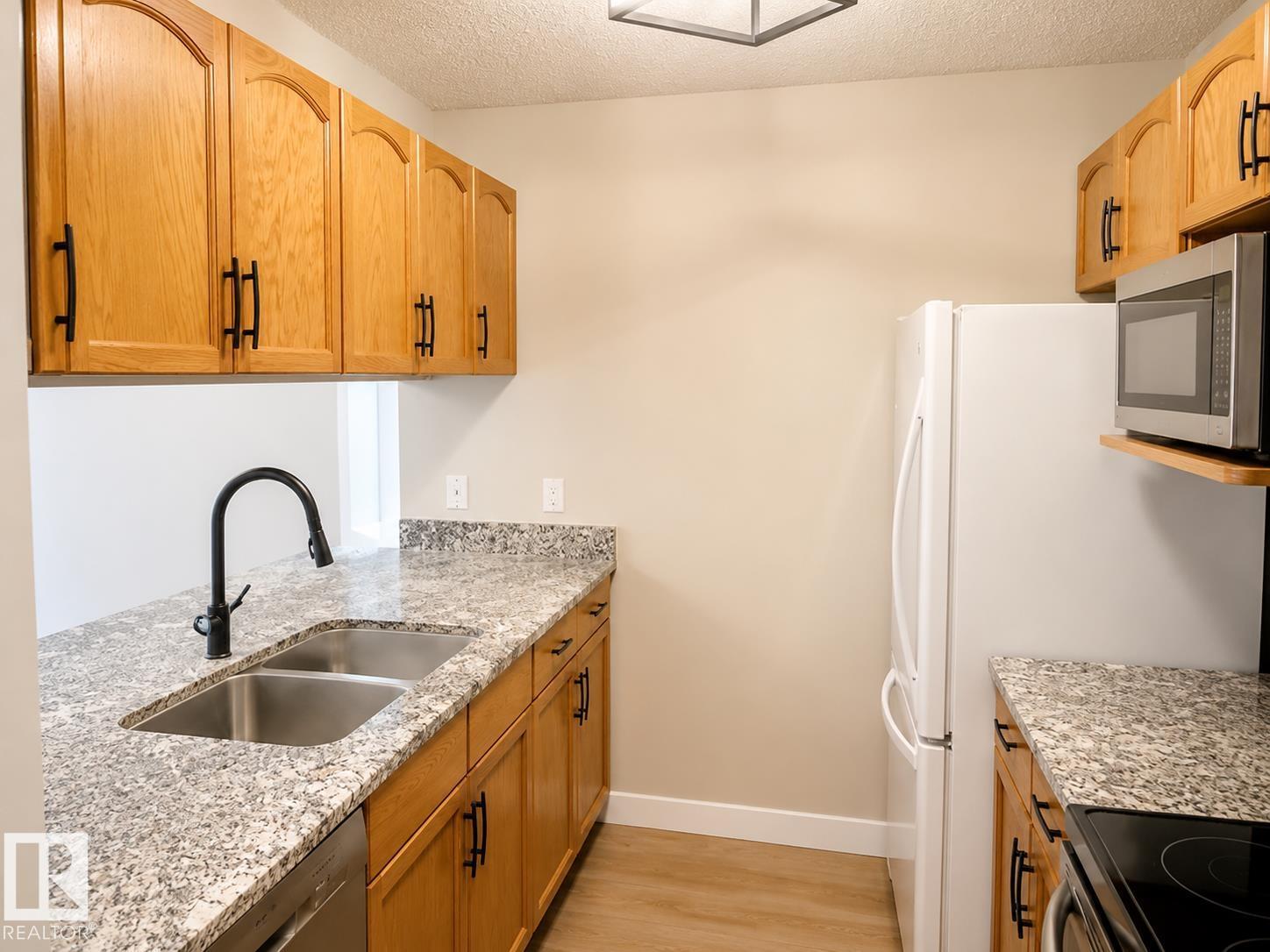 #329 17447 98A AV NW - 2