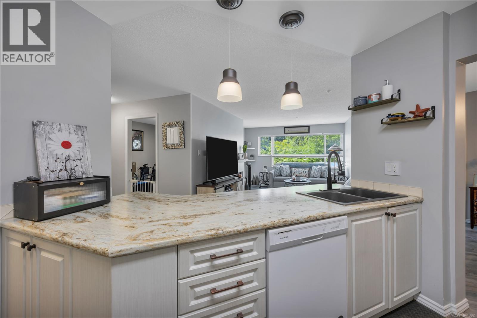 #204 770 Poplar St - 12