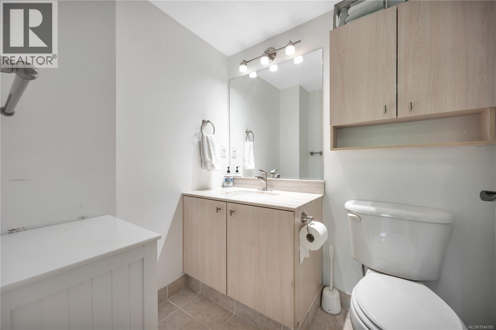 #204 770 Poplar St - 24