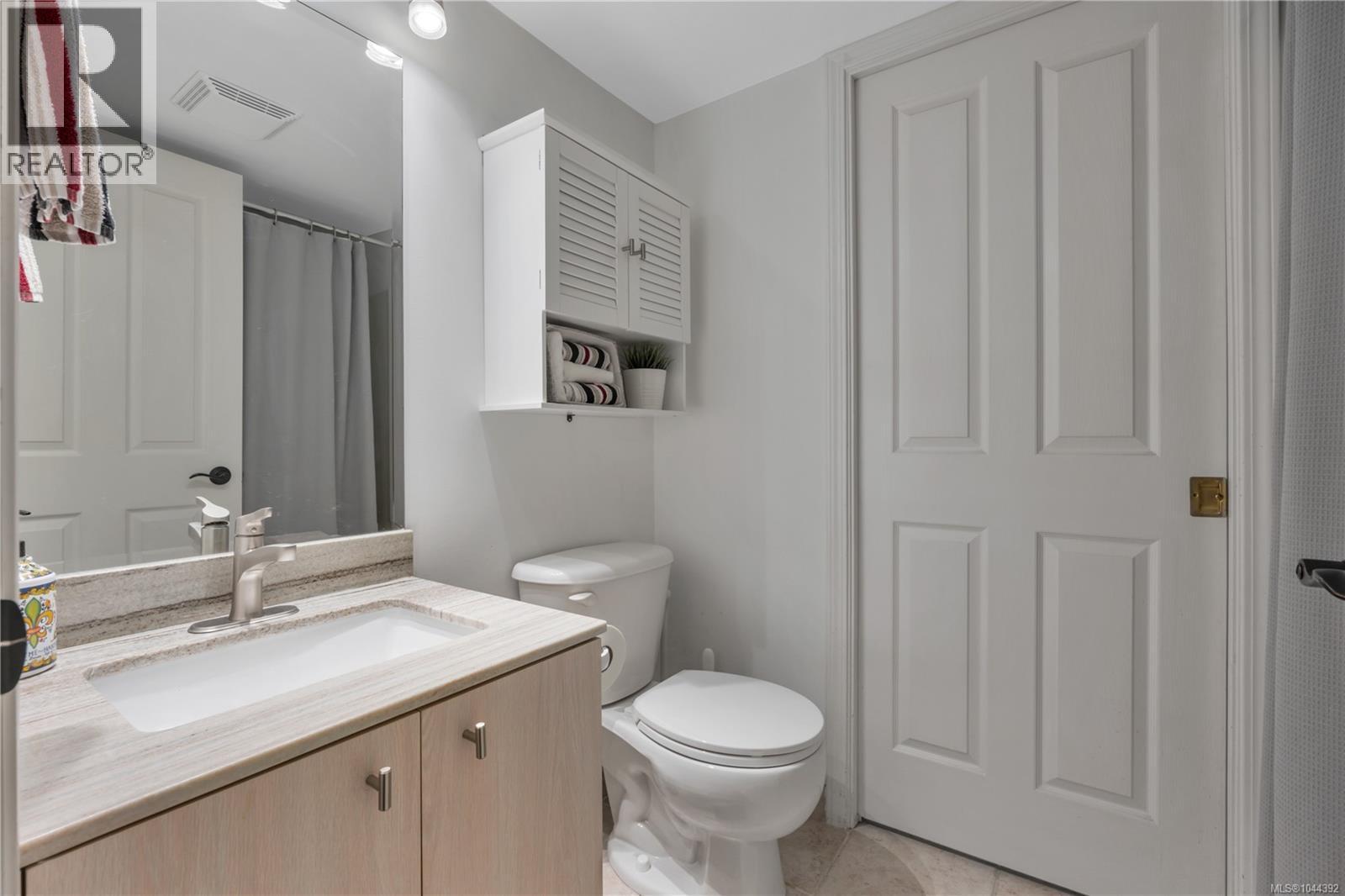 #204 770 Poplar St - 25