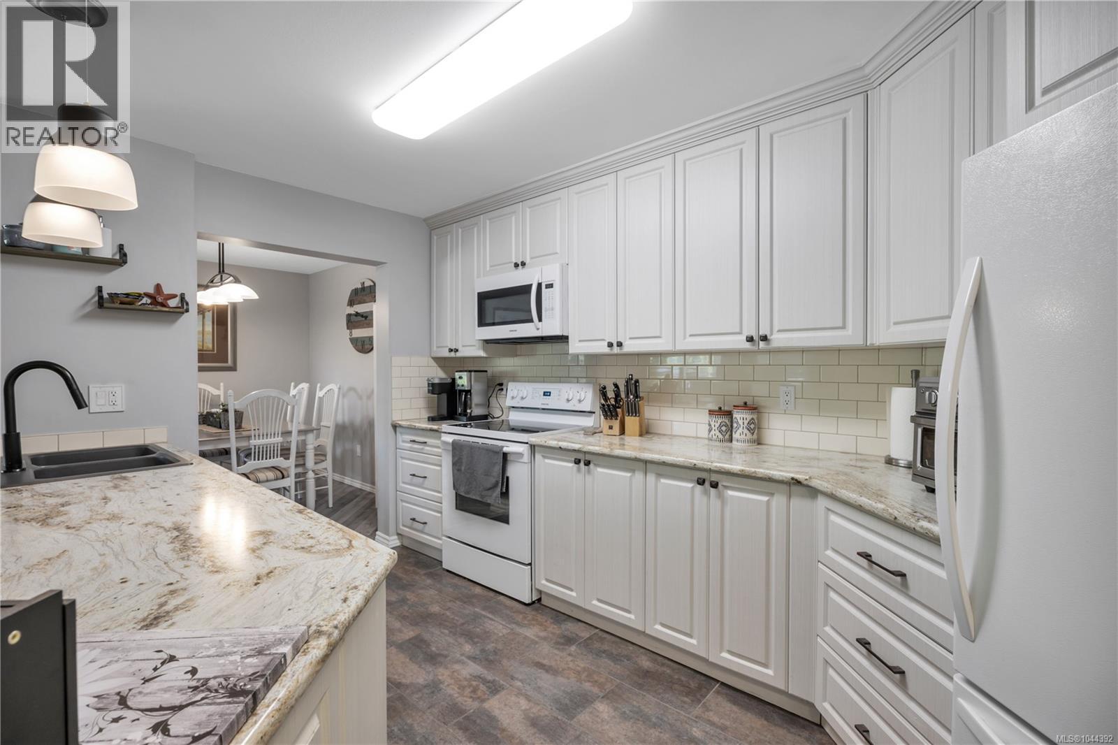 #204 770 Poplar St - 4