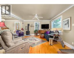Bedroom - 6934 Highway 6, Coldstream, BC V1B3H1 Photo 6