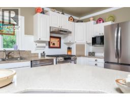 Primary Bedroom - 6934 Highway 6, Coldstream, BC V1B3H1 Photo 10