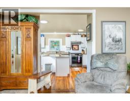 Bedroom - 6934 Highway 6, Coldstream, BC V1B3H1 Photo 9