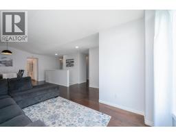 Living room - 110 Wyndham Crescent, Kelowna, BC V1V1Z2 Photo 6