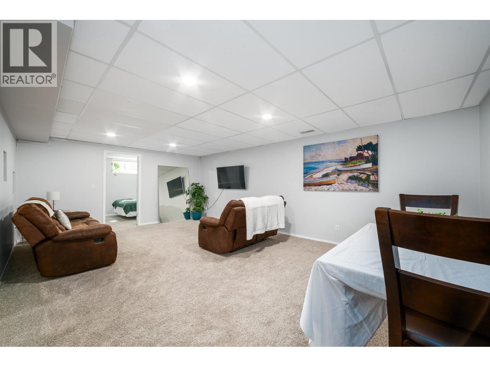 110 Wyndham Crescent - 43