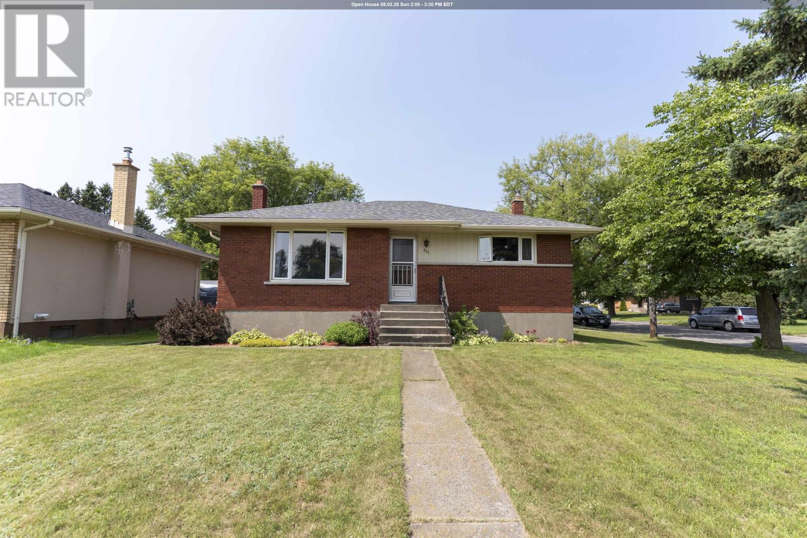 601 Edward ST S - 1