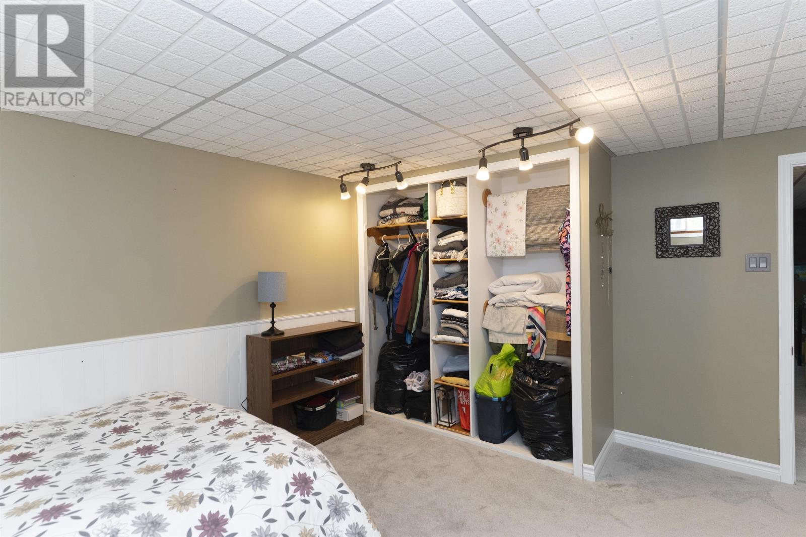 601 Edward ST S - 34